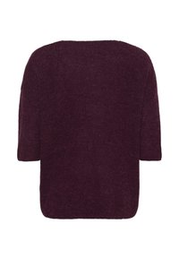 Burgundowa sweterka dzianinowa z krótkimi rękawami, luźnym krojem i textured wykończeniem. Tył ma zaokrąglony dół, co nadaje mu swobodny wygląd.