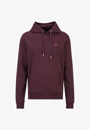 Bordeauxrode capuchontrui met kangoeroezak aan de voorkant, trekkoorden en een klein schildlogo op de linkerborst.