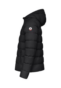 Chaqueta acolchada negra con capucha, que presenta secciones acolchadas, un bolsillo lateral con cremallera y un parche con el logo en la manga izquierda.