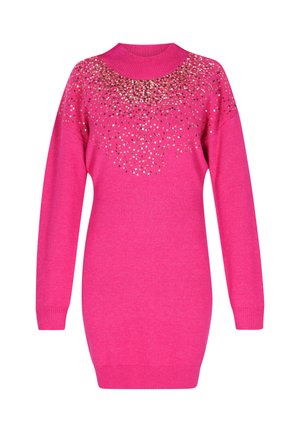 Rochie tricotată fucsia cu guler ribbit și mâneci lungi, decorată cu paiete aurii într-un model gradient pe bust.