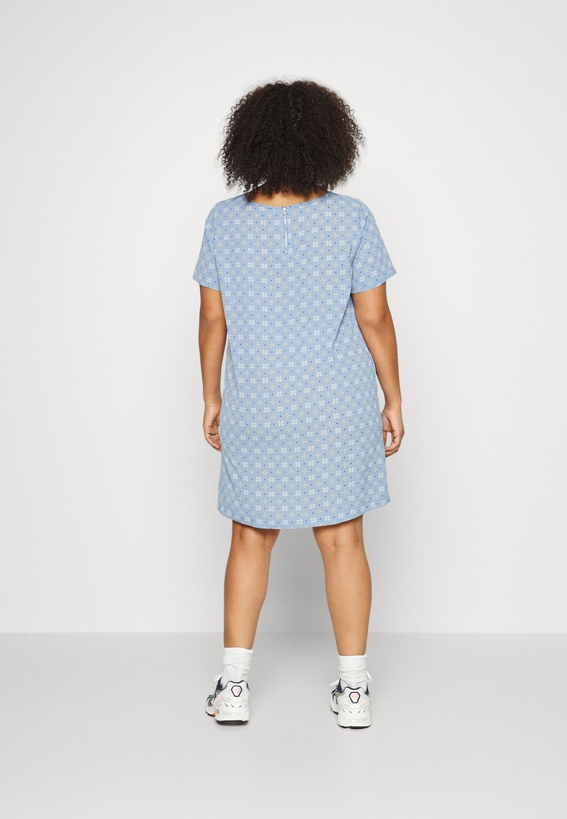 Damen Freizeitkleider | ONLY Carmakoma CARLUXMILLE TUNIC DRESS Freizeitkleid faded denim/blau - LX12154 Damen Freizeitkleider | ONLY Carmakoma CARLUXMILLE TUNIC DRESS Freizeitkleid faded denim/blau - LX12154
