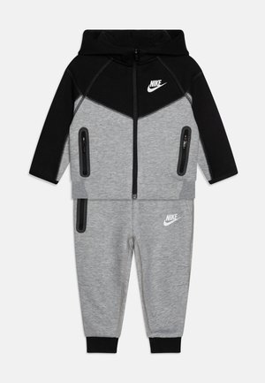 TECH UNISEX SET - Trenirka - dark grey heather/black