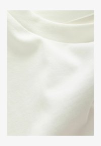 Non sélectionné, white