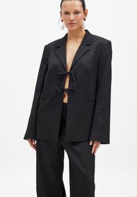 NA-KD REGULAR STRUCTURED FRONT - Puspaltis - black