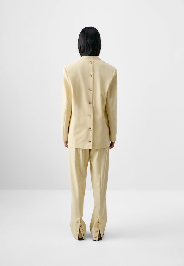 SAREMI - Blazer - flan2