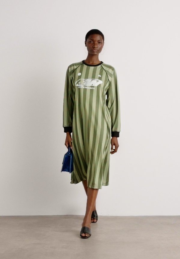 SHINY SPORT DEBBIE DRESS - Jersey dress2