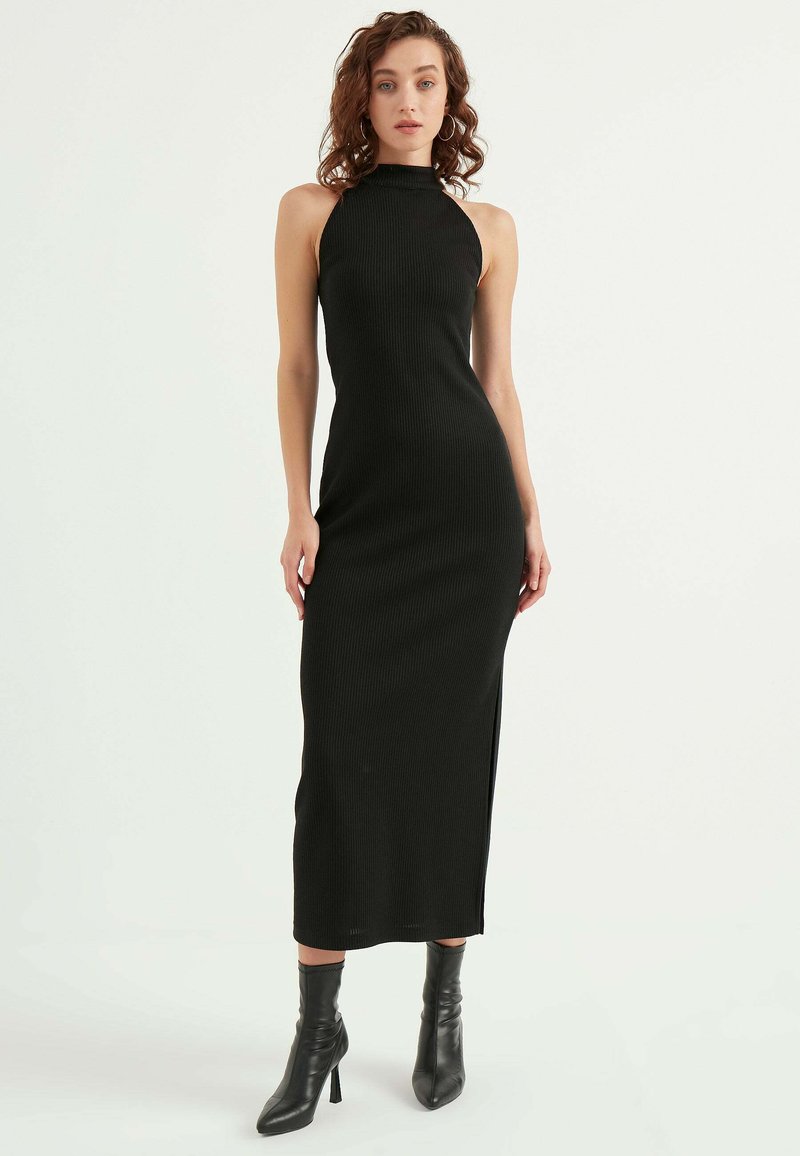 Herita HALTER NECK SLEEVELESS - Stickad klänning - black