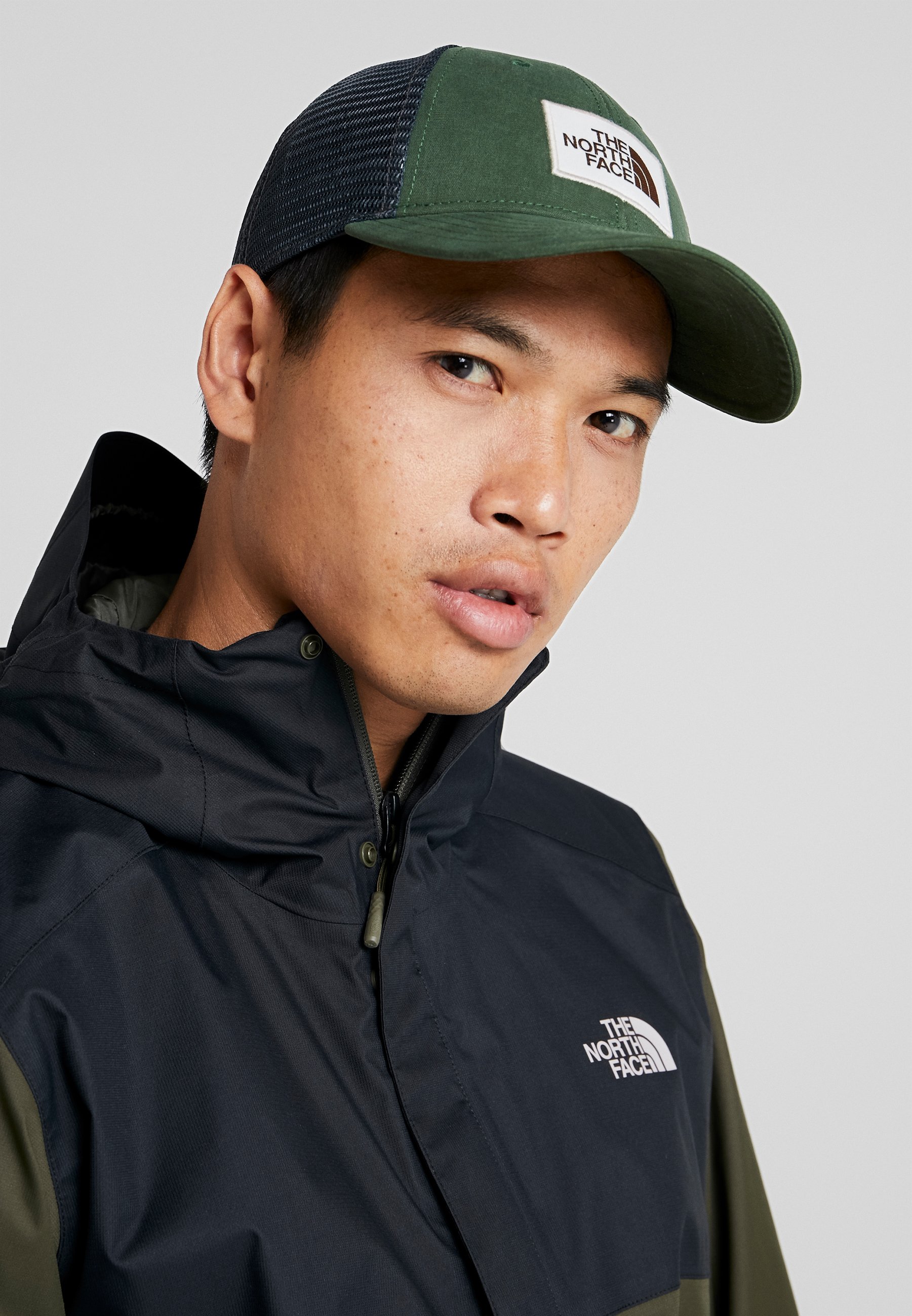 gorra the north face mudder trucker