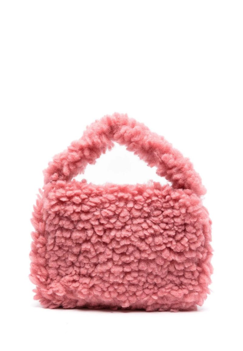 Roze donzige handtas gemaakt van textuurmateriaal, met een ronde handgreep en een compacte rechthoekige vorm.