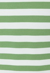 Stof met afwisselende groene en witte horizontale strepen, met een gladde textuur en rekbare breisel.