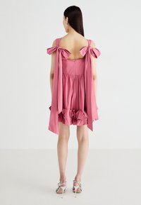 Thumbnail Image 4