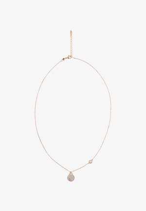 Gouden ketting met een schakeldesign, met een ronde hanger bezet met heldere stenen en een kleine accentsteen bij de sluiting.