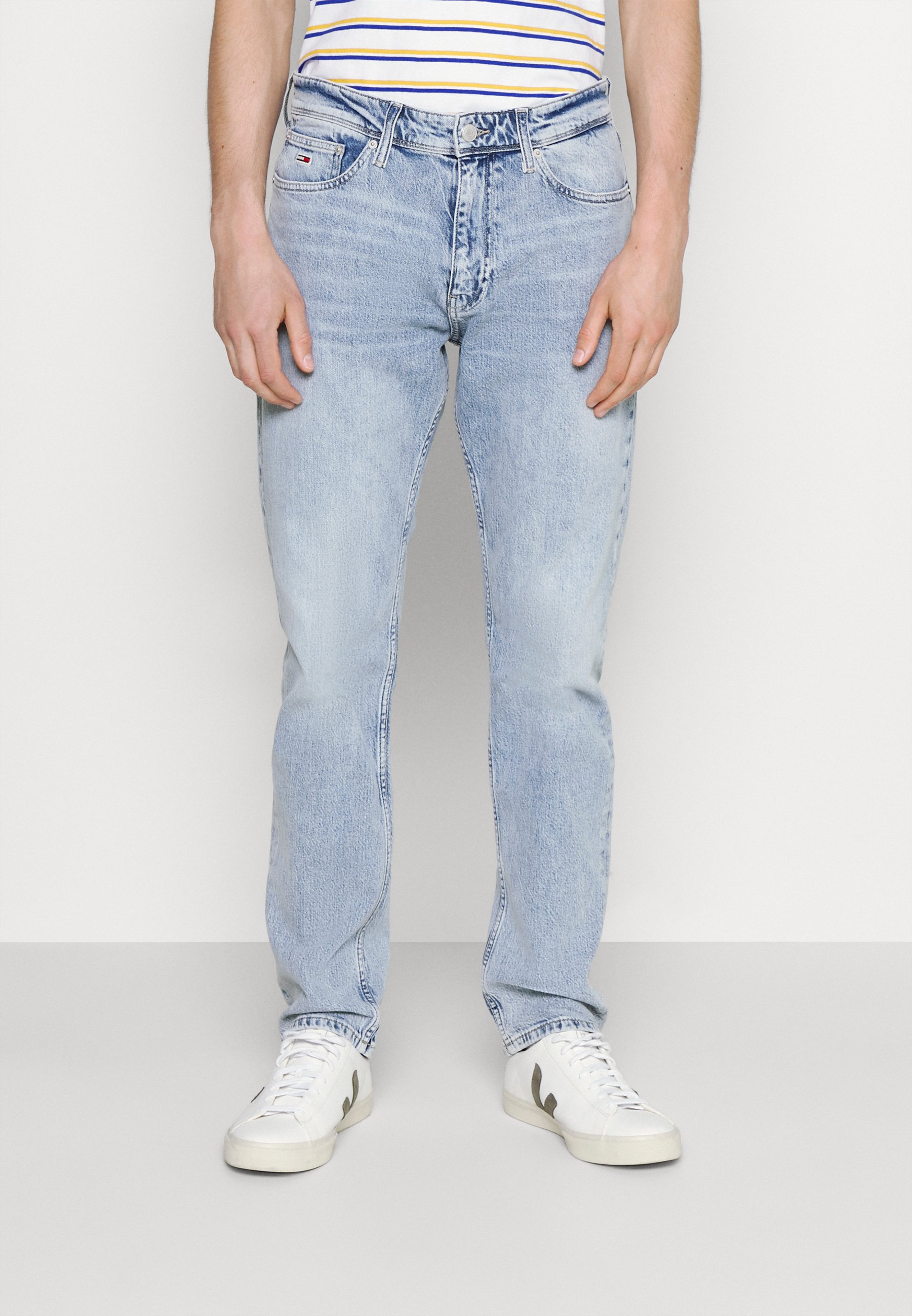 Tommy Jeans ETHAN RELAXED STRAIGHT - Relaxed fit jeans - light-blue denim/Lichtblauw  - Zalando.nl