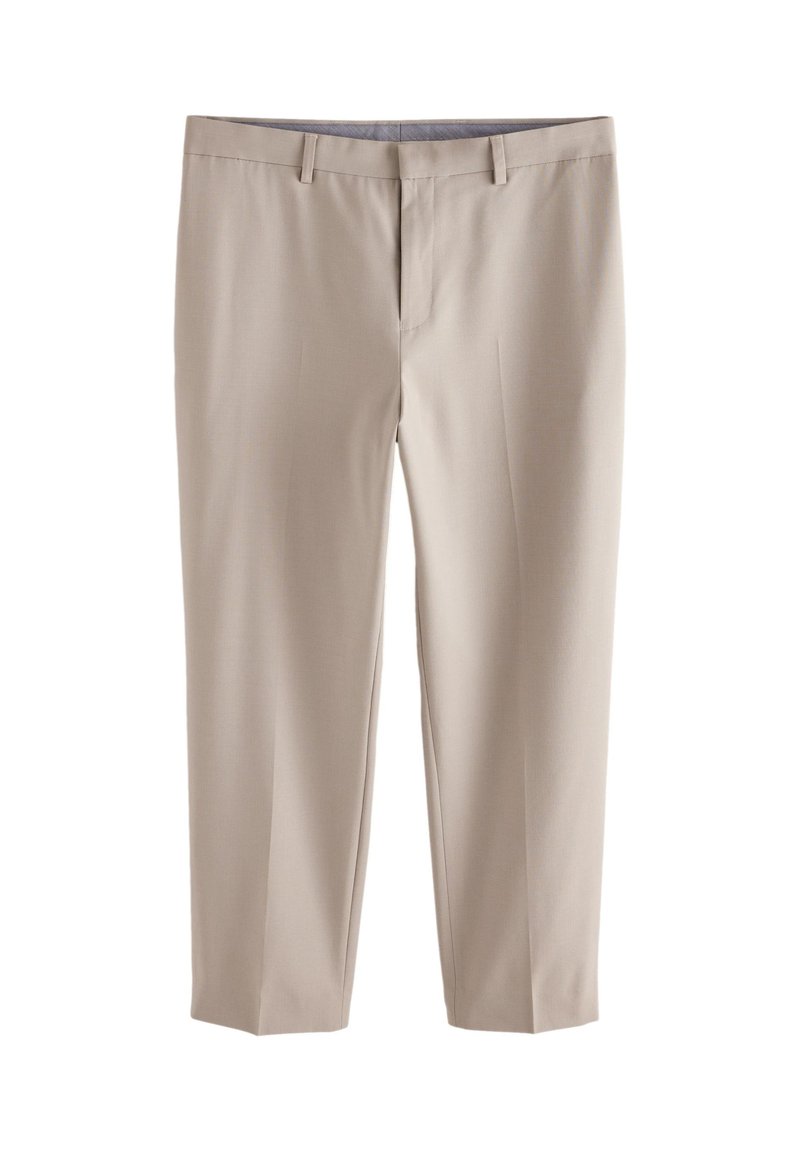 Beige, op maat gemaakte broek met een platte voorkant, lussen voor een riem en een gladde textuur, voorzien van een subtiele glans en een cropped lengte bij de enkels.