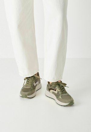Tamaris Trainers - olive