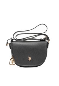 Borsa a spalla in pelle nera con forma curva, hardware dorato e un charm decorativo con logo. Caratterizzata da una lunga tracolla regolabile.