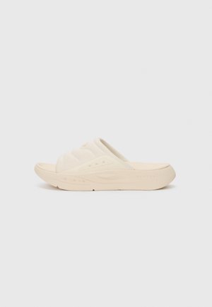 Oakley STUDIO - Tagant lahtised kingad - mist