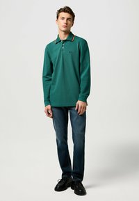 Wrangler LONG SLEEVE  REGULAR FIT - Poloshirt - bistro_green