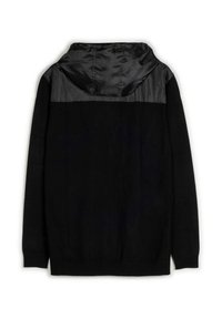 Maglione nero con cappuccio e spalle in satin liscio, dotato di polsini e orlo a costine. La parte posteriore è completamente nera senza ulteriori motivi.