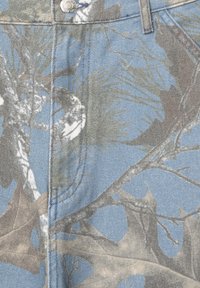 Thumbnail Image 8