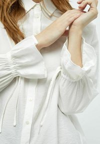 PEPPERCORN PCORINNA - Blus - gardenia