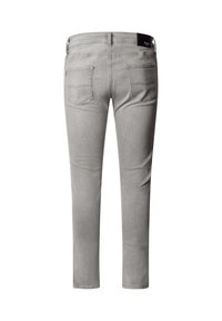 Světlé šedé džíny zúženého střihu zobrazené zezadu s dvěma kapsami a černou značkovou štítkem na pasu.