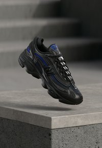 Επιλέχθηκε, black/blue