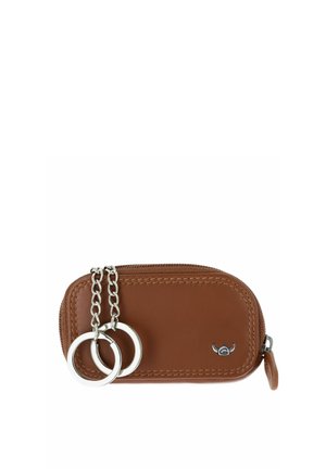 Pochette zippée en cuir marron avec double porte-clés argentés attachés par de courtes chaînes et un petit logo métallique à l'avant.