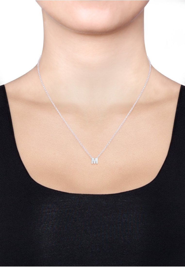 Damen Halsketten | Elli M LETTER Halskette silver-coloured/silberfarben - DJ37591 Damen Halsketten | Elli M LETTER Halskette silver-coloured/silberfarben - DJ37591
