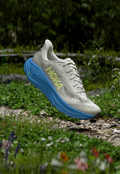 HOKA CHALLENGER 8