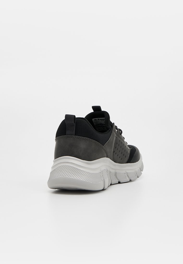 Sneaker low