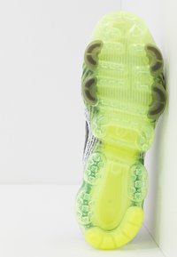 Nike Performance Hardloopschoenen voor op de weg - white