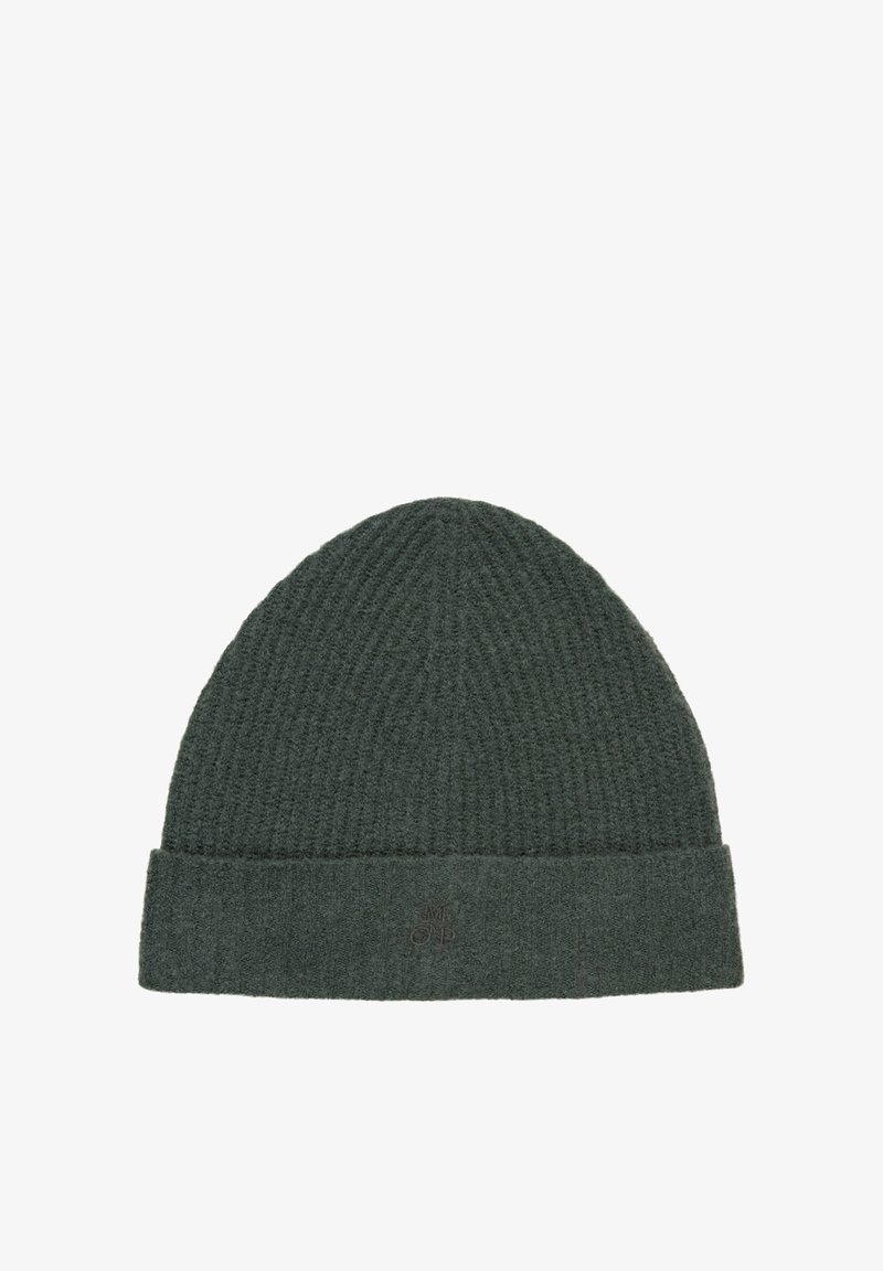 Groene gebreide muts met een geribbelde textuur en een omgeslagen rand. Heeft een subtiel logo op de voorkant van de rand. Gemaakt van een zachte stof.