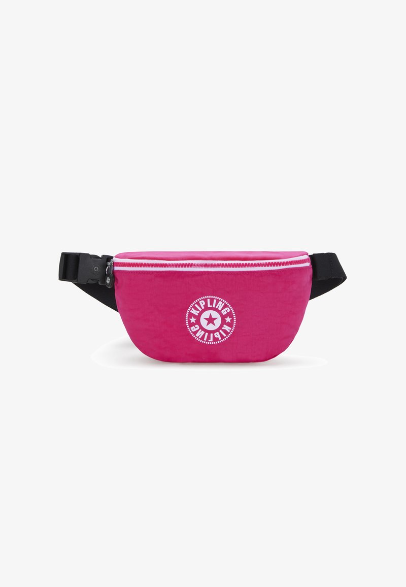 Heuptas in felroze stof met een gestructureerde afwerking, voorzien van een witte rits en een ronde witte logo met een ster. Zwarte verstelbare riem.
