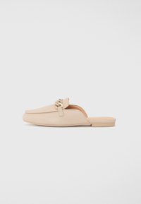 Unselected, light pink