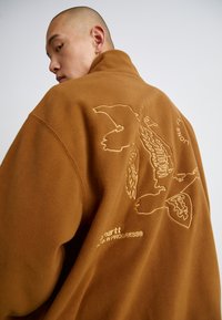 Carhartt WIP FLYING DUCKS LINER - Jakna iz flisa - hamilton brown