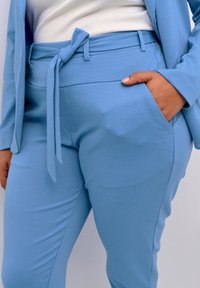 Kaffe Curve JENNA - Pantaloni - ultramarine