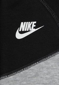 Nike Sportswear TECH UNISEX SET - Trenirka - dark grey heather/black