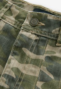TALL - REGULAR FIT - Jeanskjol - camo printed