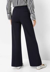 BRAX STYLE LILLYTH  - Stoffhose - navy