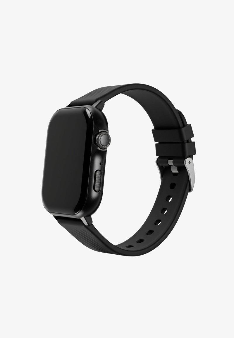 Orologio smartwatch nero con quadrante rettangolare, finitura liscia e cinturino in gomma con fori per la regolazione. Include un pulsante laterale e una corona.