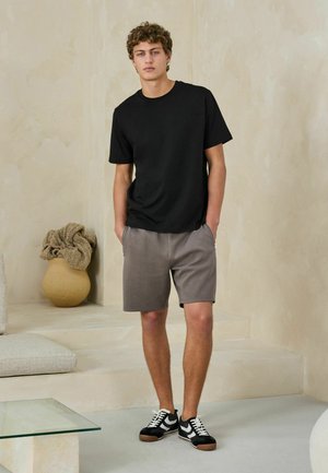 Next, REGULAR FIT - JERSEY ZIP SHORTS . - Pantalon de survêtement - light brown