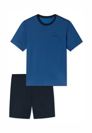 Blå kortærmet mønstret skjorte med navy krave og brystlomme kombineret med ensfarvede navy shorts, lagt fladt på hvid baggrund.