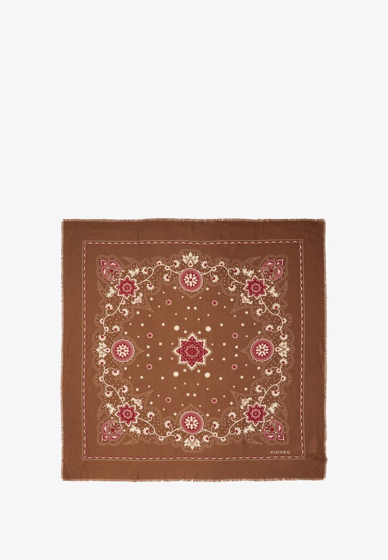 Sciarpa quadrata marrone con intricati motivi floreali e geometrici in crema e bordeaux, con bordi sfrangiati. Dimensioni indeterminate.