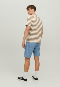 Jack & Jones JJITONY JJJOEY - Shorts di jeans - blue denim