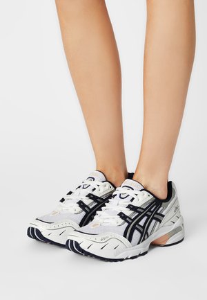 GEL-1090 - Baskets basses - white/midnight