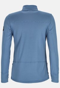 Langærmet pullover i lyseblå, med høj krave, tekstureret stof og syde detaljer langs skuldre og manchetter.