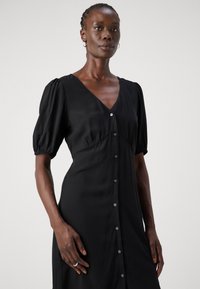 Gap Tall V BUTTON FRONT DRESS - Abito a camicia - black
