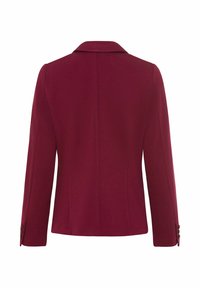 Bordeaux blazer, op maat gemaakt ontwerp, textuurstof, spitse kraag, lange mouwen, knoopaccenten op de manchetten, getailleerde silhouet, minimalistische stijl.