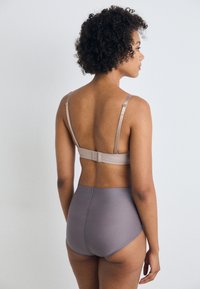 Spanx SHEER POWER BRIEF - Briefs - mythical grey
